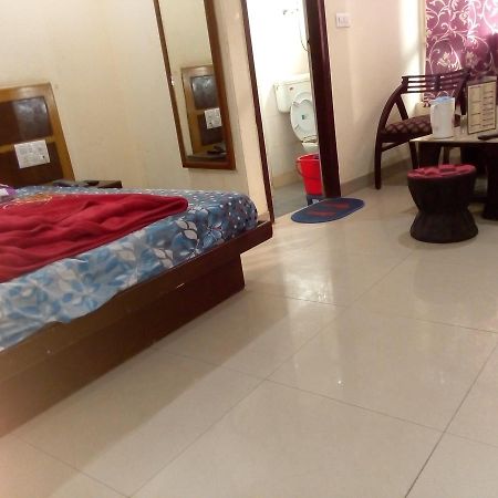 Star International Hotel New Delhi Exterior photo